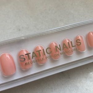 NEW Static Nails Press On Nails — Nude Peach round